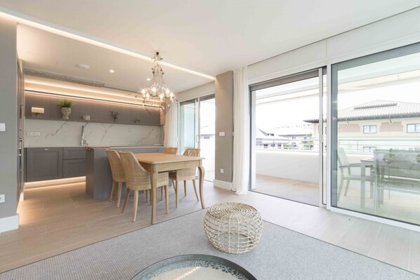 Dining - Brunet V | The Rentals Collection (San Sebastián)