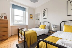 3 soverom, strykejern/-brett, reiseseng for barn og wi-fi