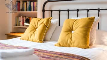 5 slaapkamers, een strijkplank/strijkijzer, wifi, beddengoed