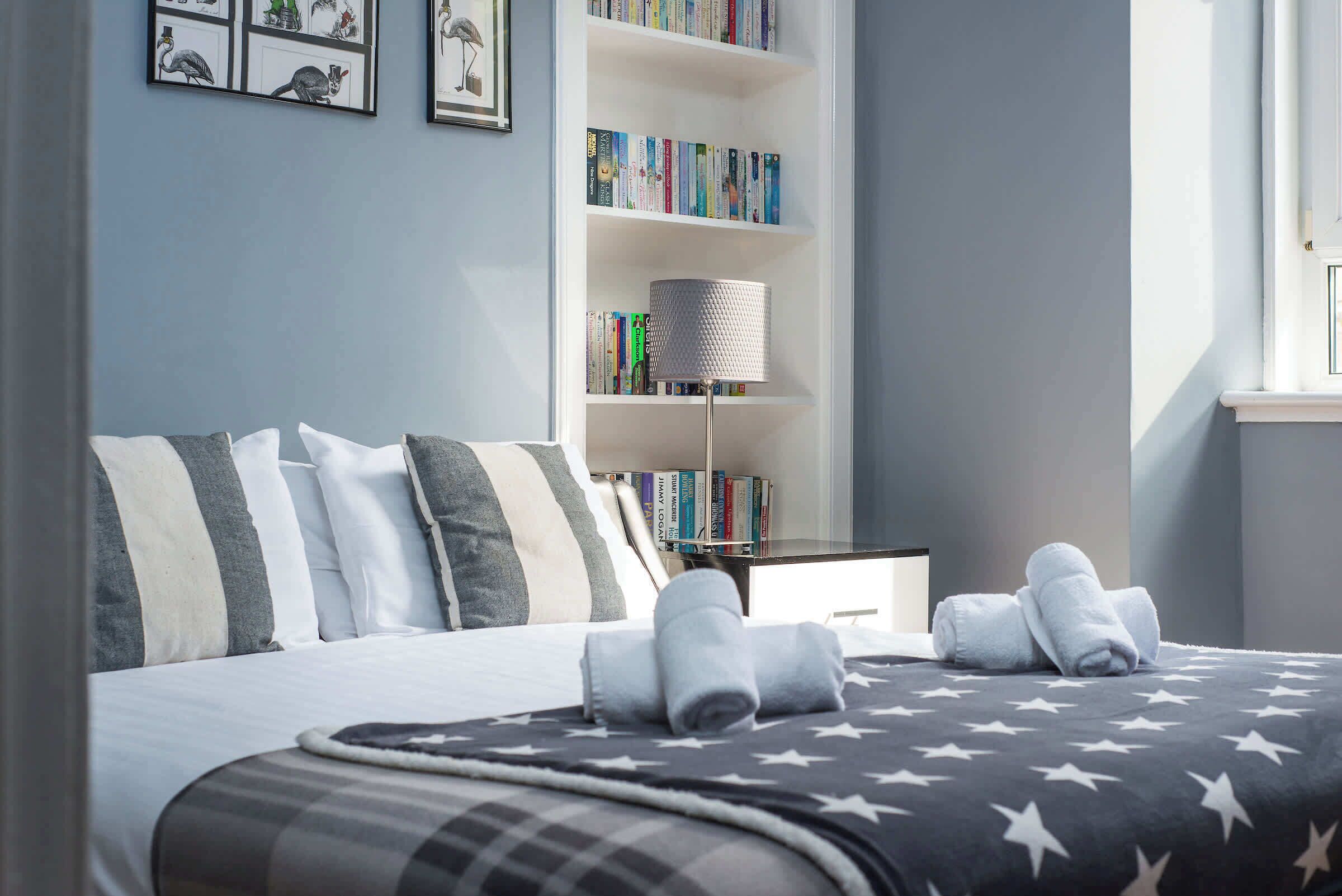 5 bedrooms, iron/ironing board, WiFi, bed sheets