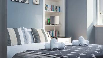 5 bedrooms, iron/ironing board, WiFi, bed sheets