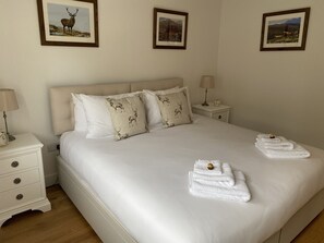 2 chambres, fer et planche à repasser, Wi-Fi, literie fournie