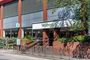 Exterior - Charming, Central & Spacious Georgian 3 bed APT (Edinburgh)