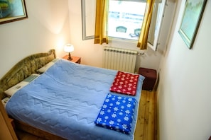 4 habitaciones, tabla de planchar con plancha y wifi gratis