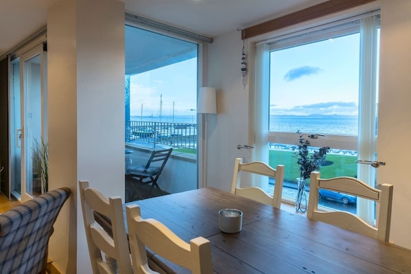 تناول الطعام