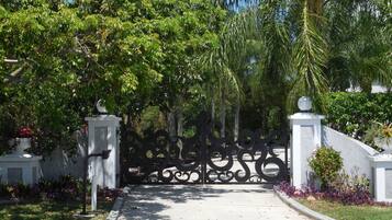 Enceinte de lâhĂ©bergement