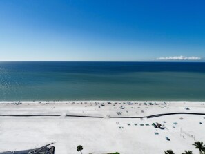 Beach nearby, sun-loungers, beach towels