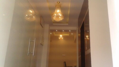 Elephant Suites Brookefield # 15