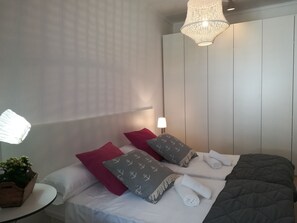 2 chambres, fer et planche à repasser, accès au Wi-Fi (inclus)