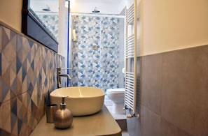 Shower, hair dryer, towels, soap - - Piazza Arnolfo 1932- (Colle di Val d'Elsa)