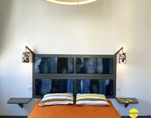 2 habitaciones, tabla de planchar con plancha y cuna de viaje