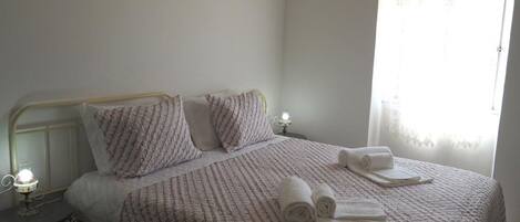 1 camera, ferro/asse da stiro, Wi-Fi, lenzuola