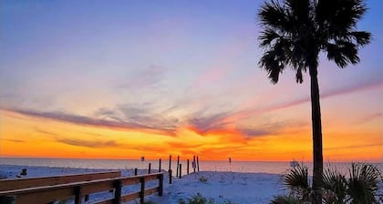 Beachy Keen Cottages! Nur wenige Schritte vom Indian Rocks Beach entfernt!