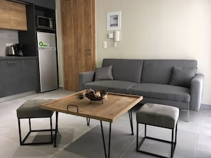 City Apartment, 1 Bedroom (Street View) | Living area