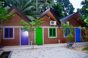 Front of property - Laana Villa (Negombo)