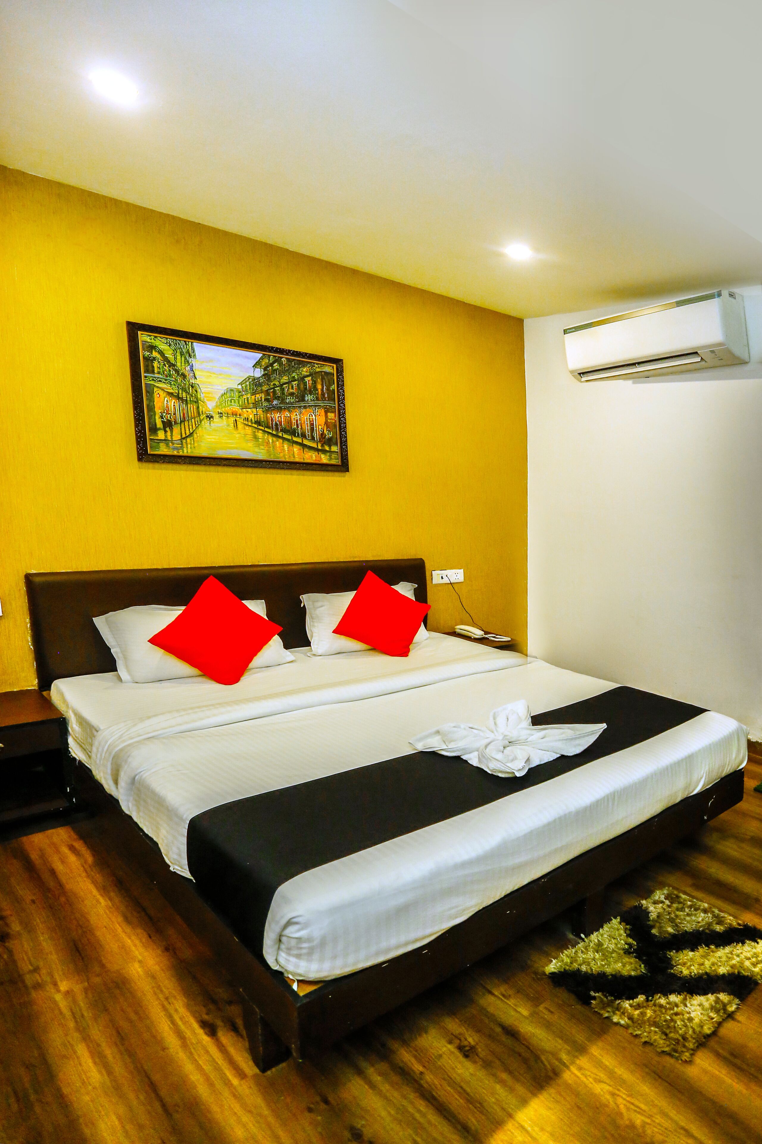 classic room | 1 bedroom, premium bedding, down duvets, pillow-top beds