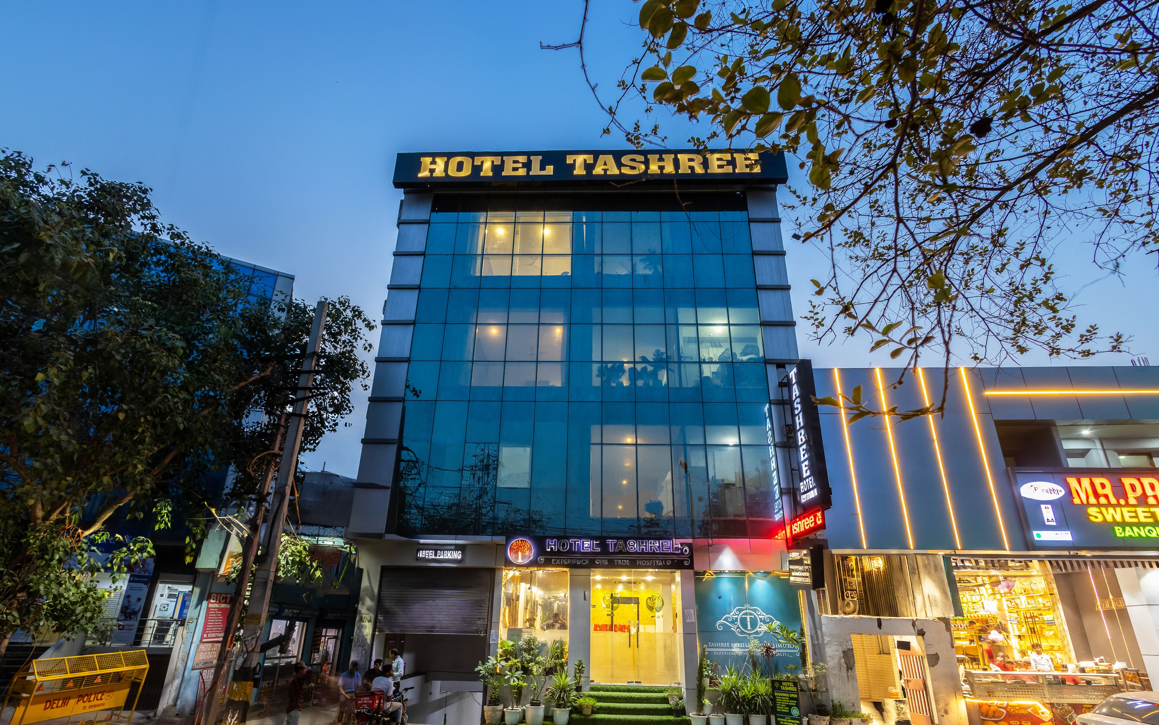 Photo - Airport Hotel Tashree Near Yashobhoomi - Free Airport Drop