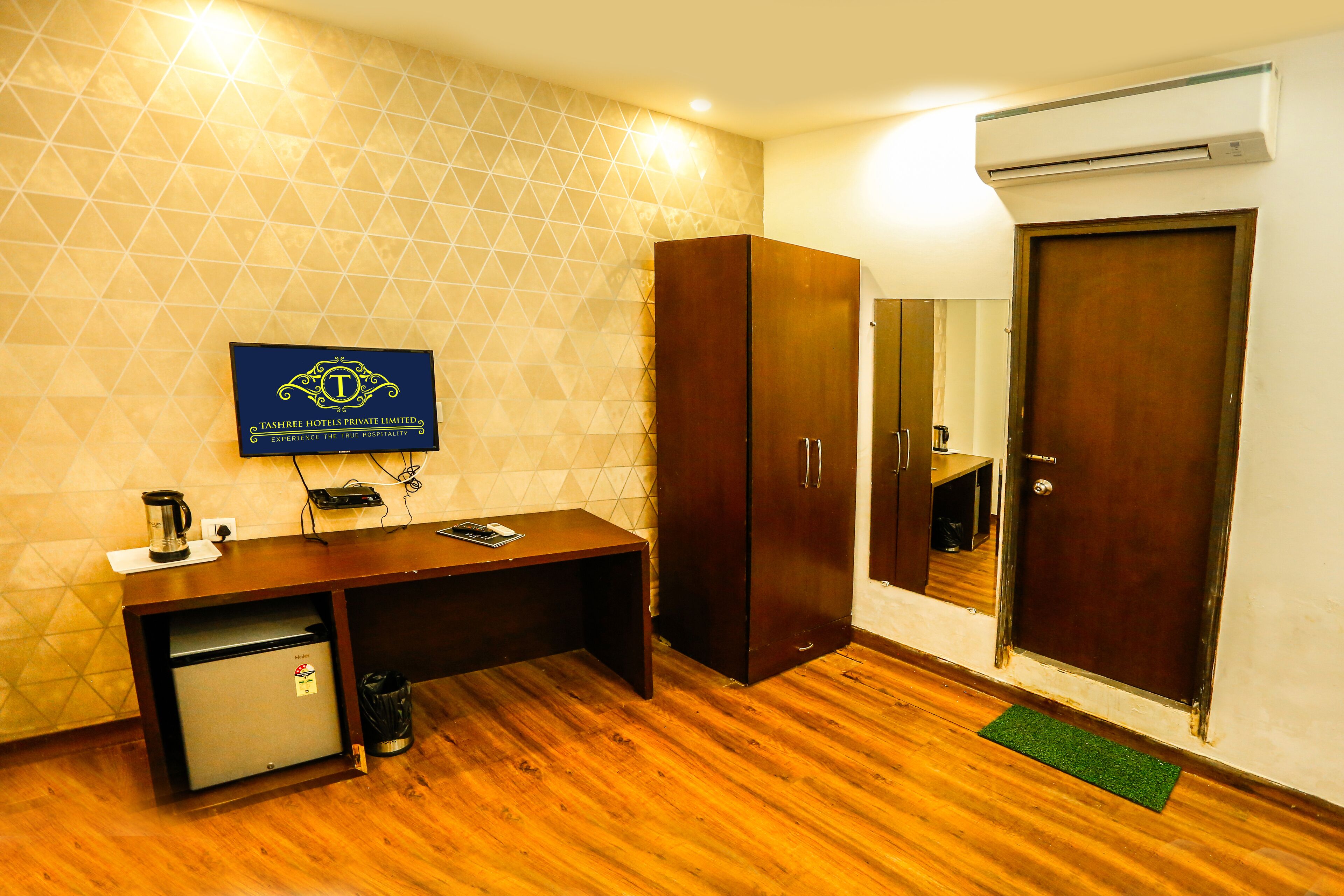 deluxe double room | 1 bedroom, premium bedding, down duvets, pillow-top beds