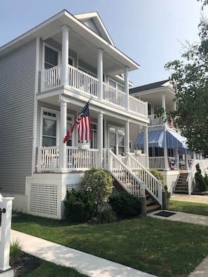 Exterior - 3 bedroom/2 full bath beach condo- 6 minute walk to the beach and boardwalk (Ocean City)
