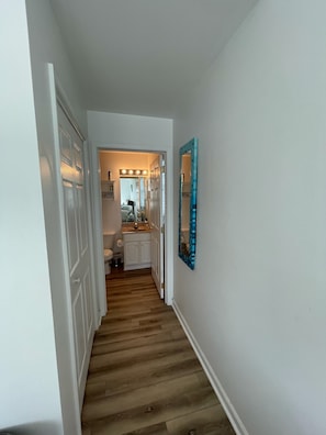 Interior - 3 bedroom/2 full bath beach condo- 6 minute walk to the beach and boardwalk (Ocean City)