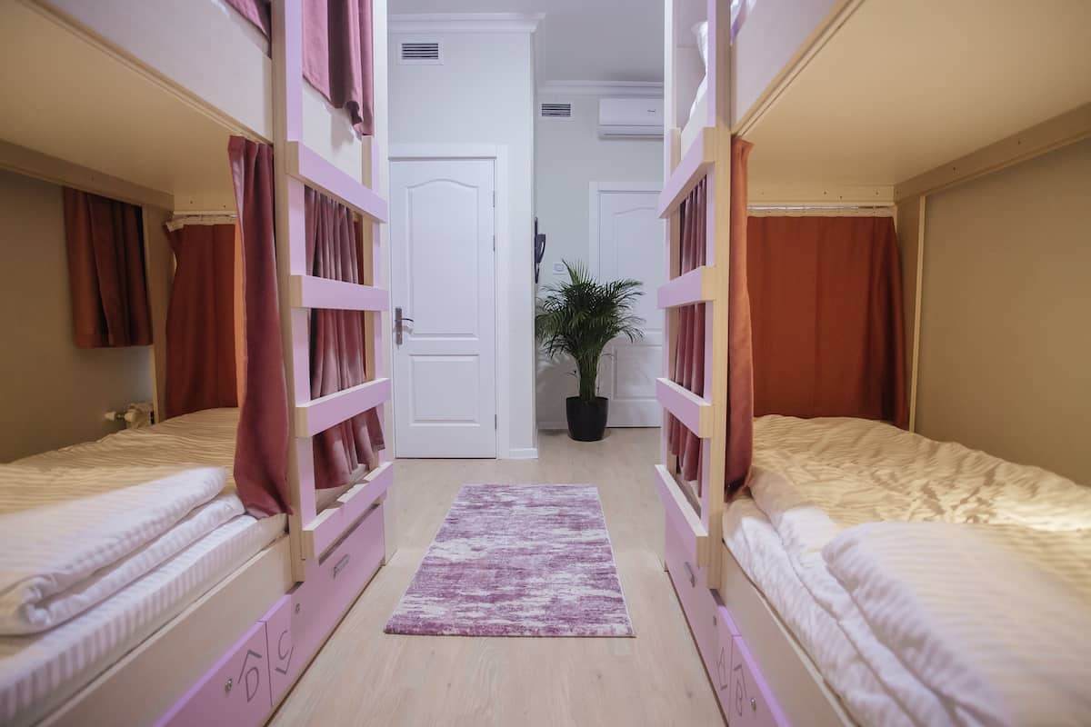 Dormitorio compartido básico, solo para mujeres (Bed in 4-beds dormitory) | Insonorización y wifi gratis