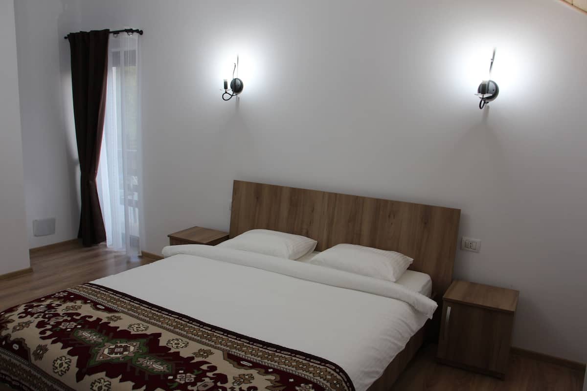 Family Triple Room | Individually decorated, desk, soundproofing, free WiFi