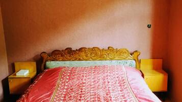 Standard Room, 1 Bedroom, Non Smoking, Mountain View | Desk, laptop workspace, iron/ironing board, free WiFi