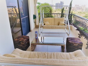 Appartement, 2 chambres | Balcon