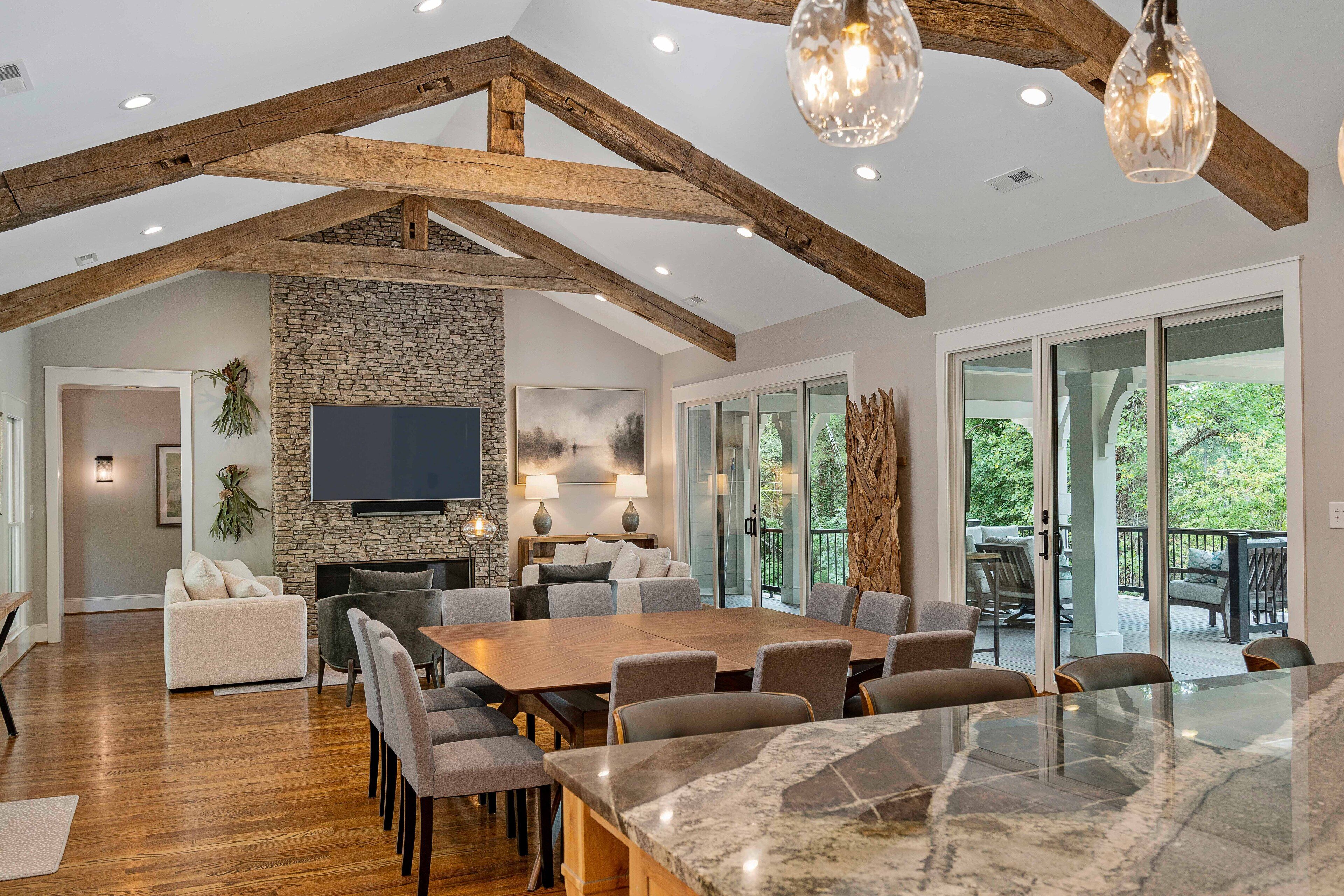 Designer Lakefront Lodge w/Huge Private Beach & Boat Option-Built July '19