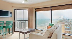 Tv, dvd-spelare, bordsfotboll och ett bordtennisbord