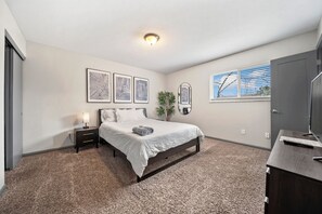 5 habitaciones, tabla de planchar con plancha, wifi y ropa de cama 