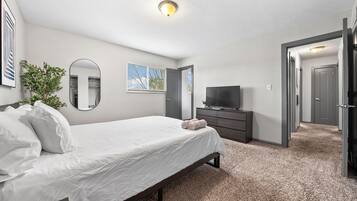 5 bedrooms, iron/ironing board, WiFi, bed sheets