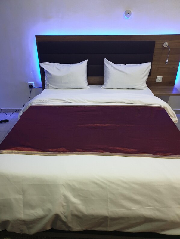 5 chambres, fer et planche à repasser, Wi-Fi