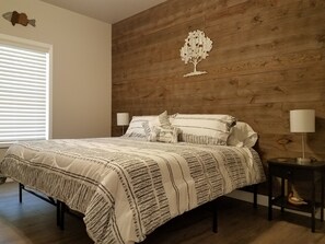 2 chambres, lit parapluie, draps fournis