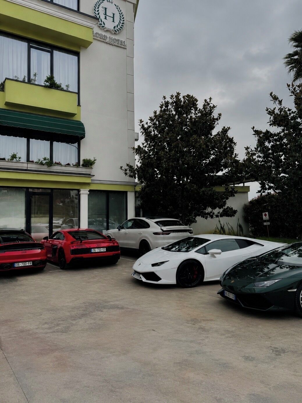 Photo - Lord Hotel & Restaurant at AutoStation