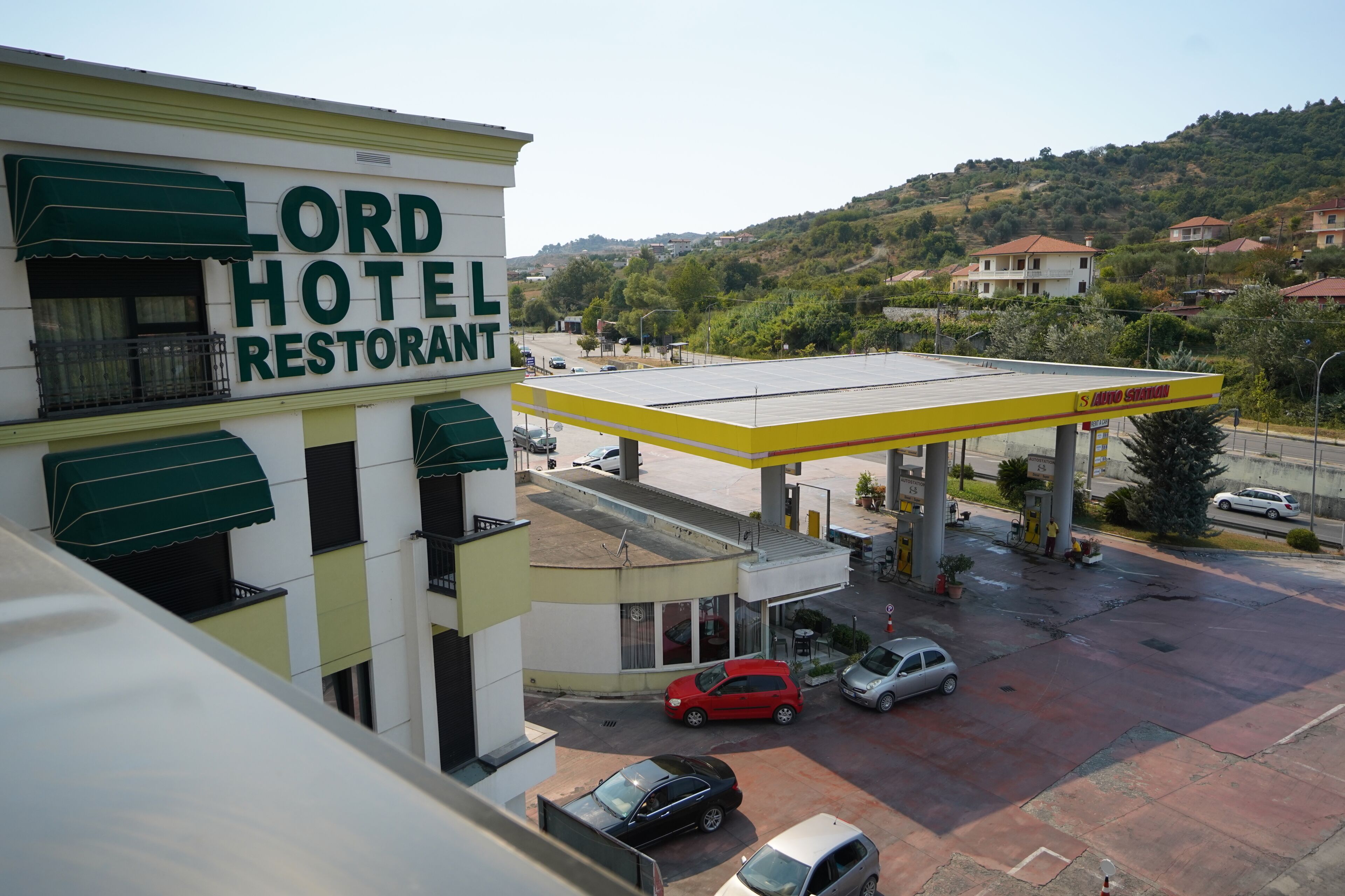 Photo - Lord Hotel & Restaurant at AutoStation