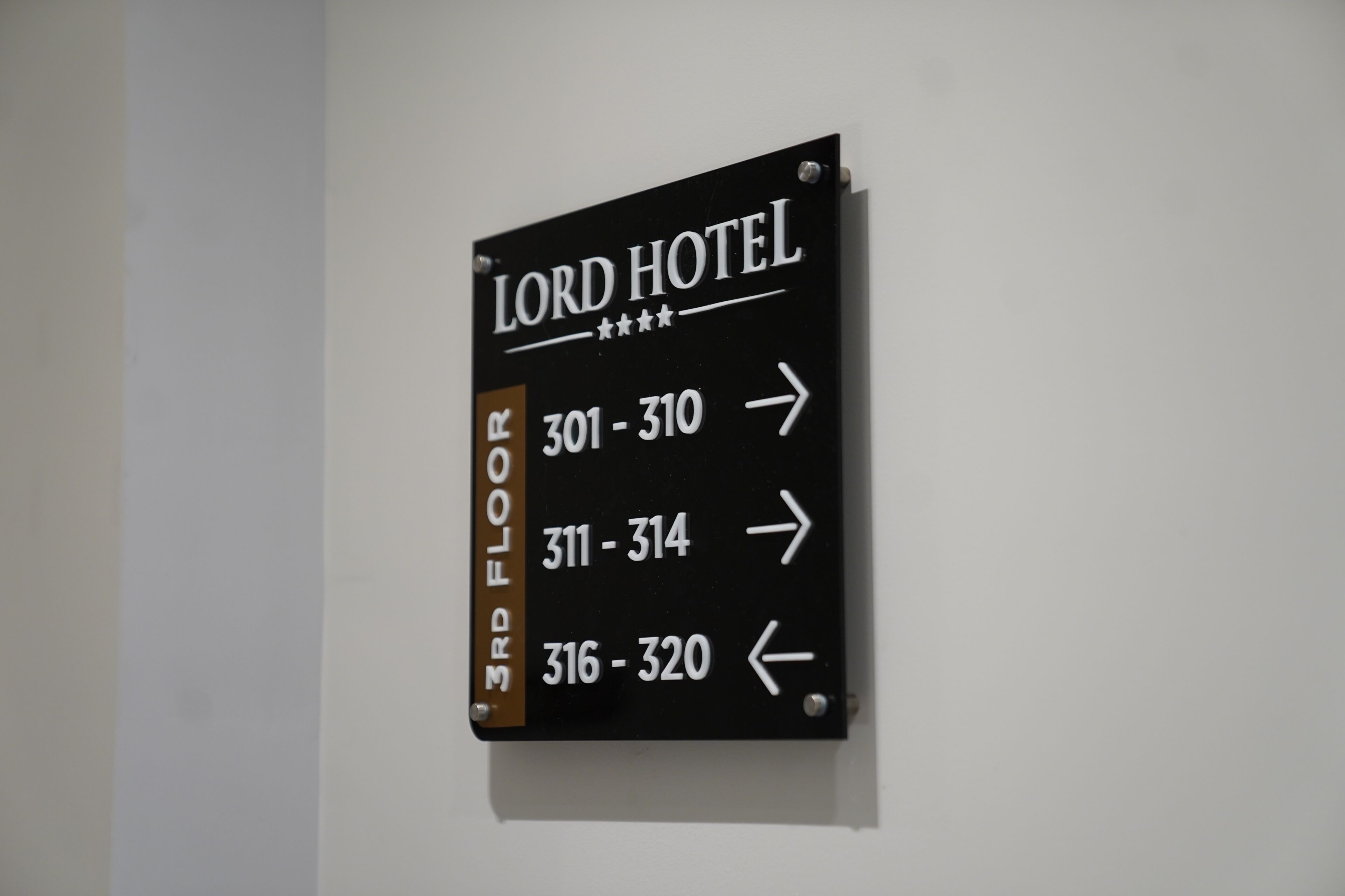 Photo - Lord Hotel & Restaurant at AutoStation