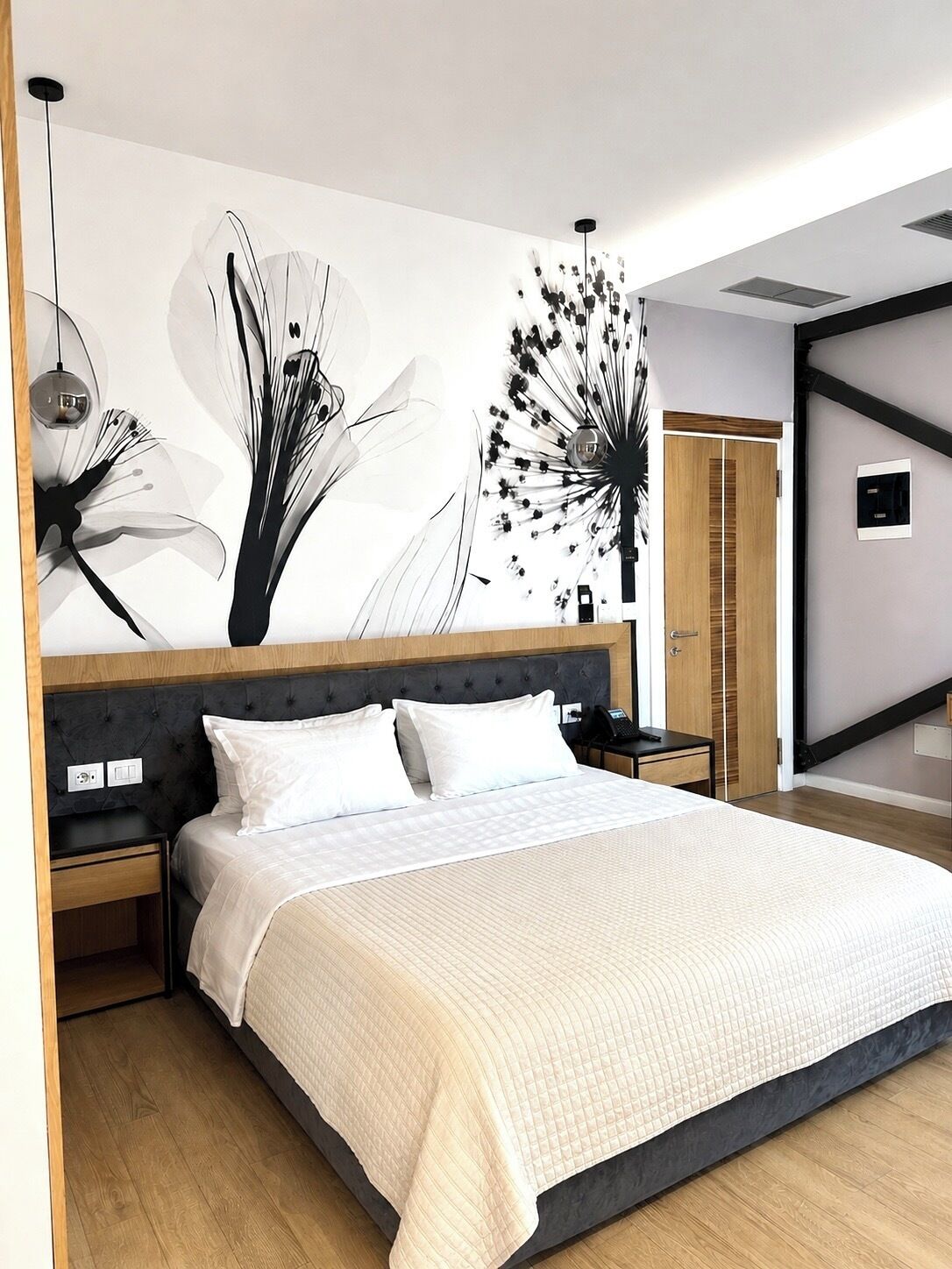 Photo - Lord Hotel & Restaurant at AutoStation