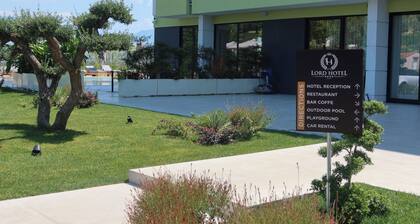 Lord Hotel & Restaurant at AutoStation