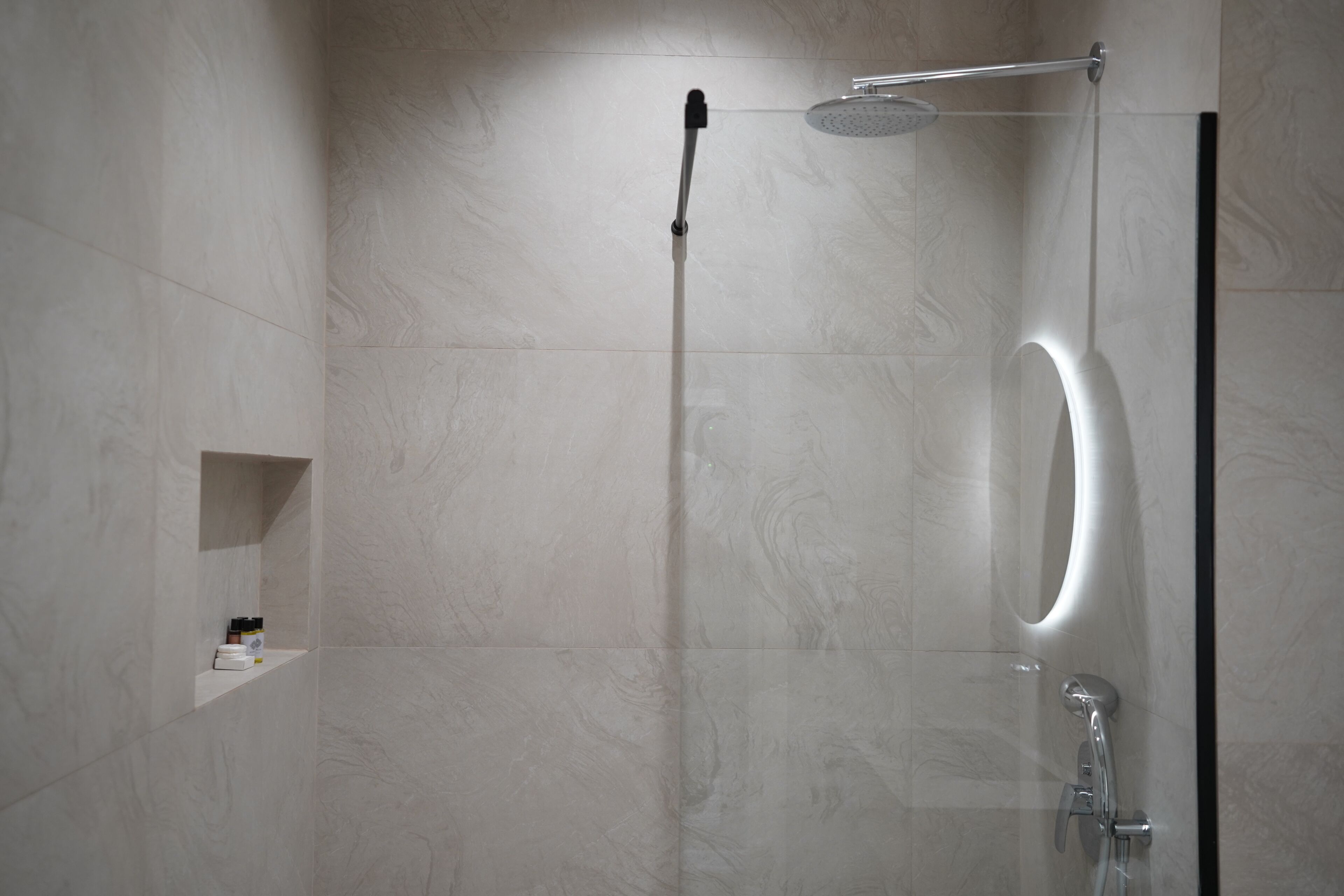 Chambre Double Deluxe, balcon | Salle de bain