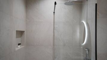 Chambre Double Deluxe, balcon | Salle de bain