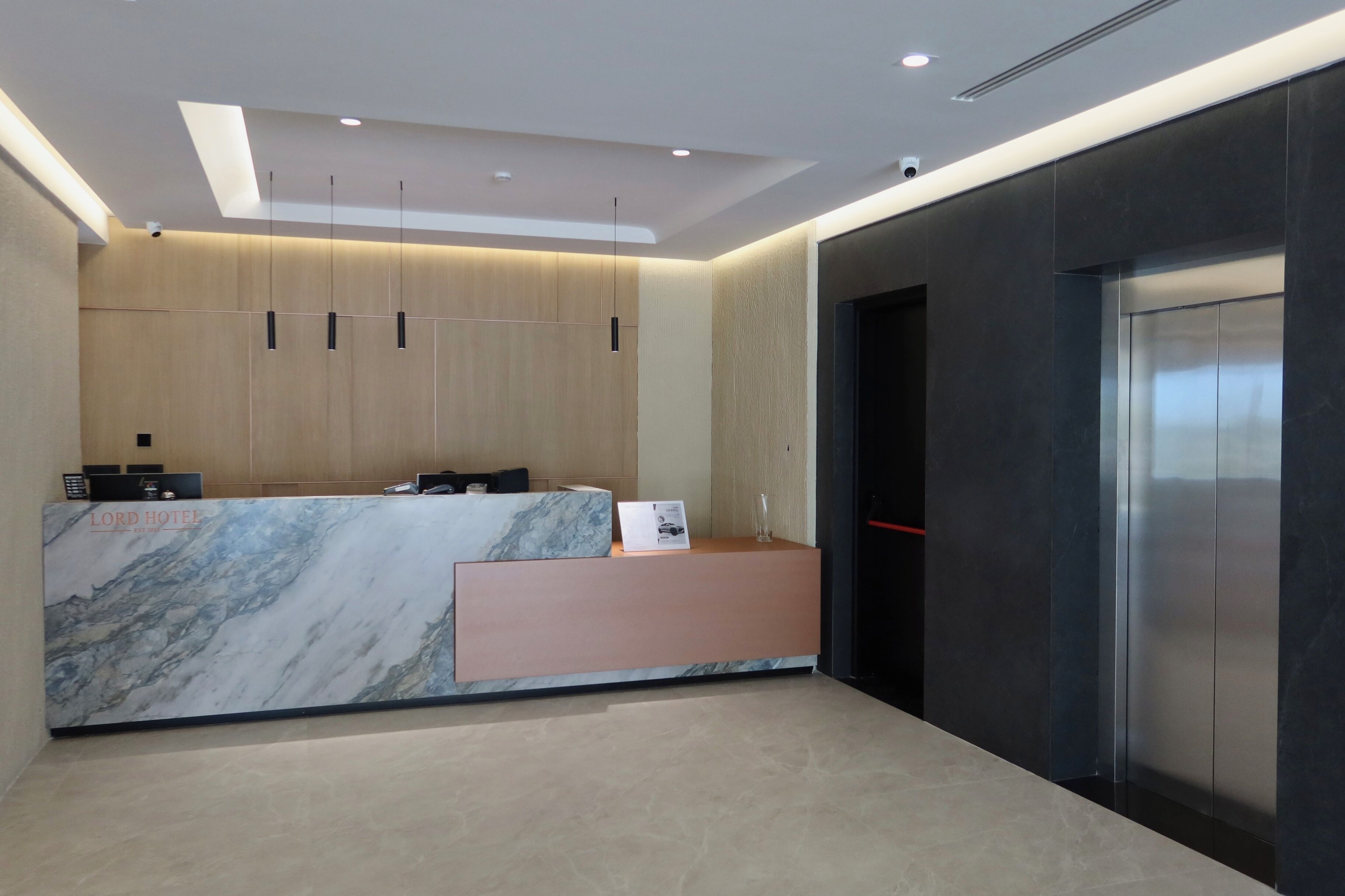Photo - Lord Hotel & Restaurant at AutoStation