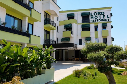 Lord Hotel & Restaurant at AutoStation