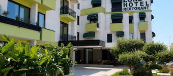 Lord Hotel & Restaurant at AutoStation
