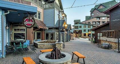 New Listing Ski-In/Ski-Out Zephyr 1 Bedroom Condo at the base of Winter Park