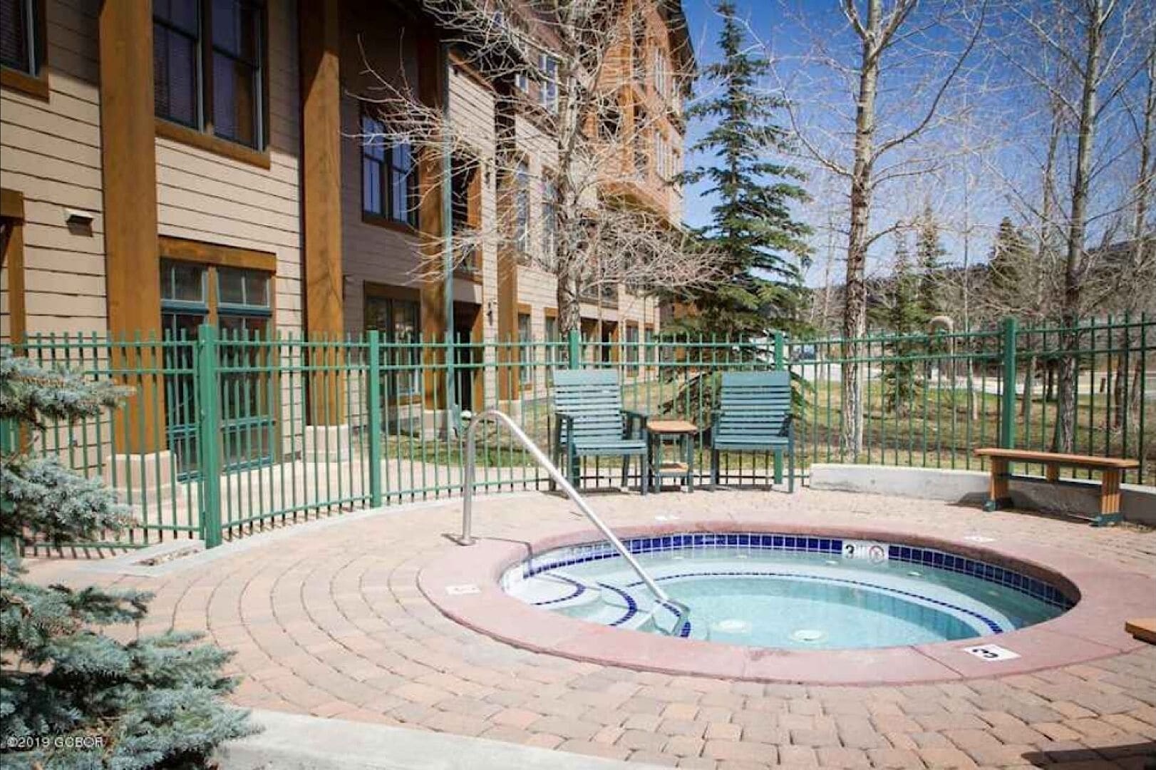 Bain à remous extérieur