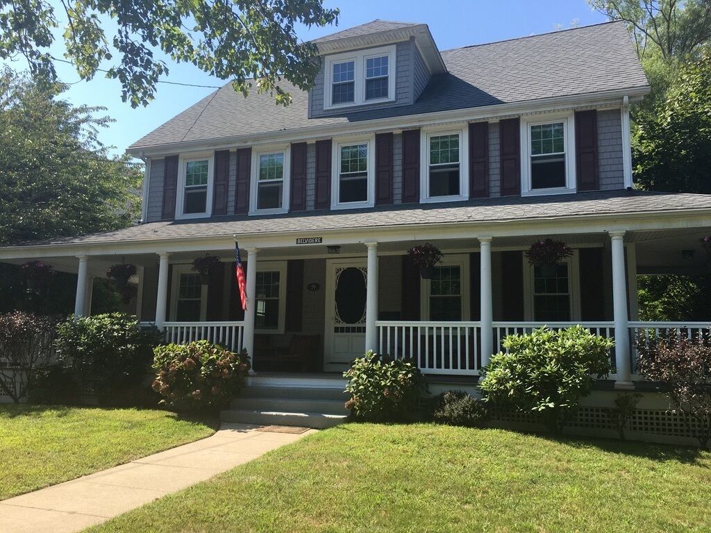 Stunning Remodel 6 Bedroom Home in Narragansett Pier