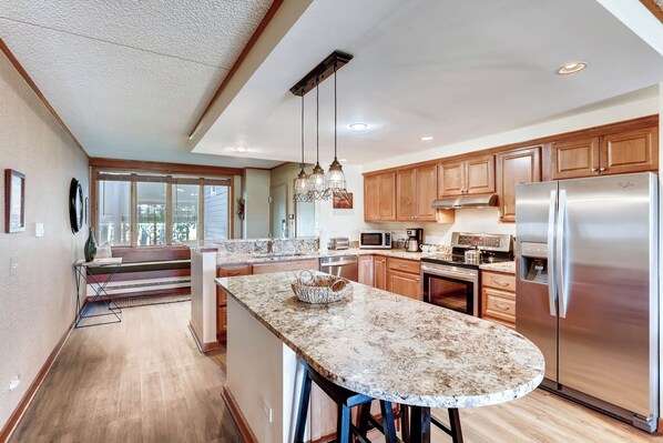 Micro-ondes, four, lave-vaisselle, cafetière/bouilloire