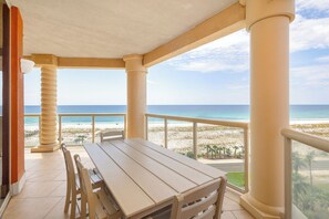 Outdoor dining - P5-0701 Portofino 3B Gulf Front Elite - Sleeps 10 /Indoor Heated Pool! (Pensacola Beach)