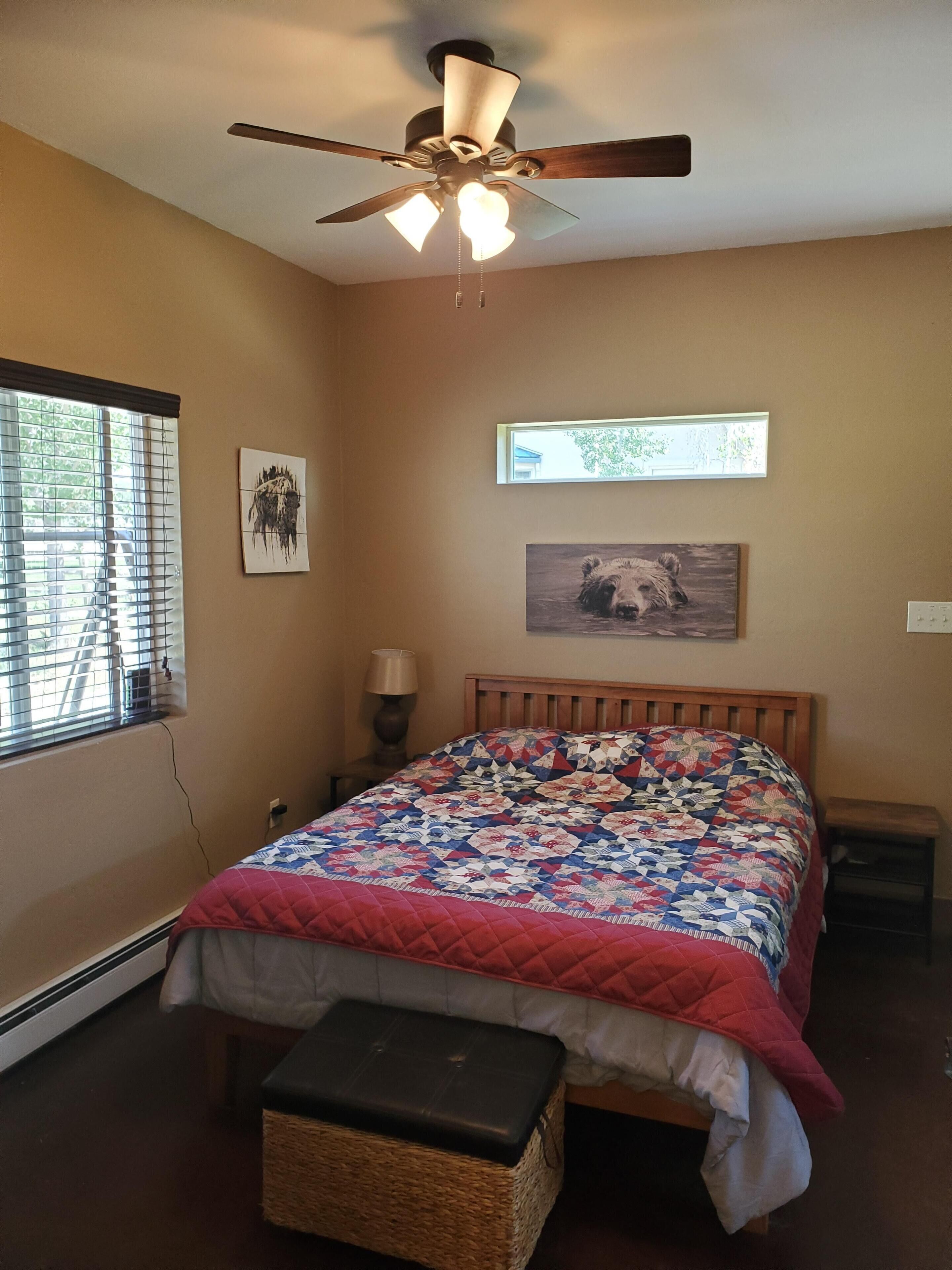 1 habitación, tabla de planchar con plancha, wifi gratis y ropa de cama 